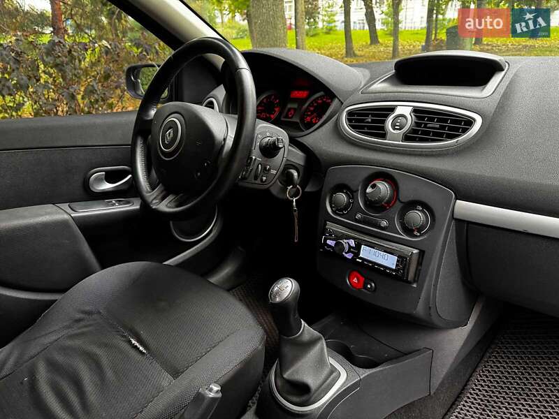 Хэтчбек Renault Clio 2007 в Киеве