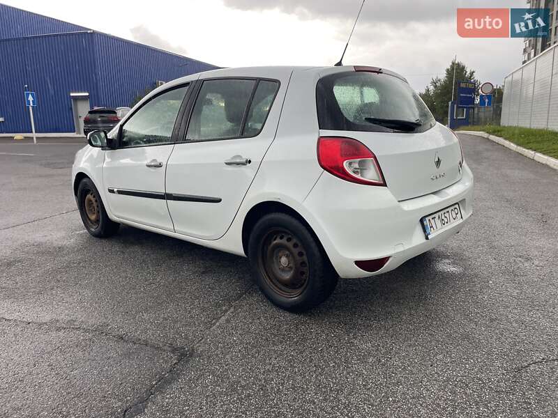 Хэтчбек Renault Clio 2011 в Львове