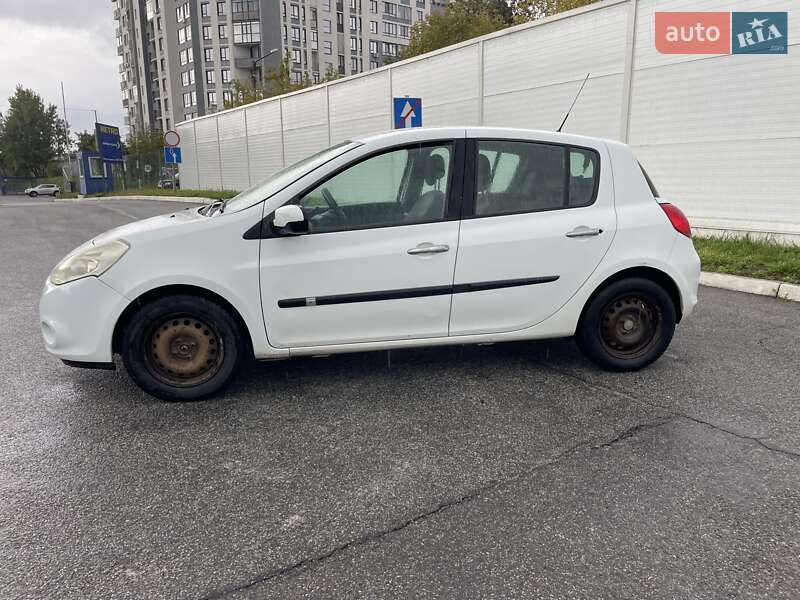Хэтчбек Renault Clio 2011 в Львове