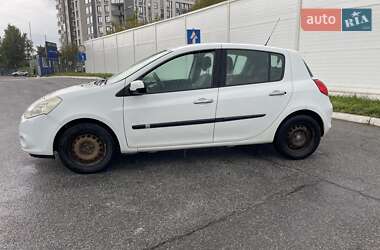 Хэтчбек Renault Clio 2011 в 