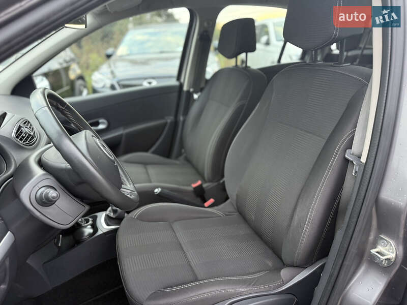 Универсал Renault Clio 2011 в Ровно фото 21 Универсал Renault Clio 2011 в Ровно