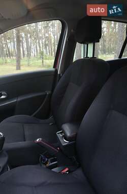Хэтчбек Renault Clio 2006 в 