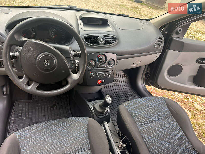 Хэтчбек Renault Clio 2006 в Львове