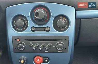 Хэтчбек Renault Clio 2009 в 