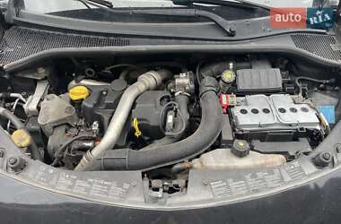 Хэтчбек Renault Clio 2009 в 