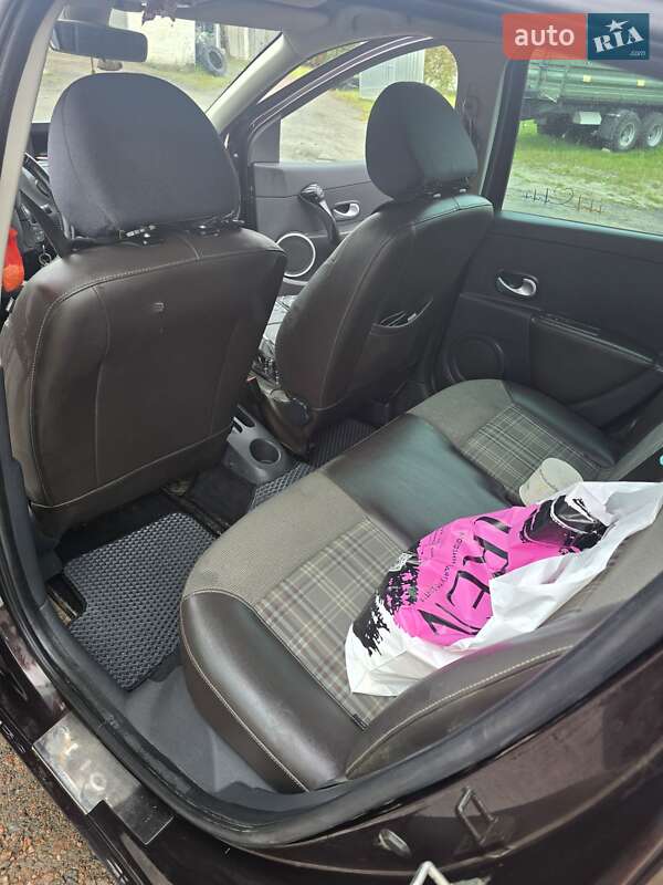Хэтчбек Renault Clio 2011 в Ровно