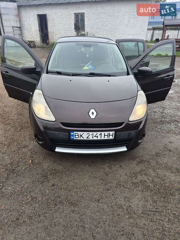 Хэтчбек Renault Clio 2011 в Ровно