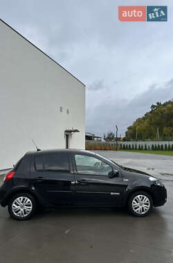 Хэтчбек Renault Clio 2012 в 