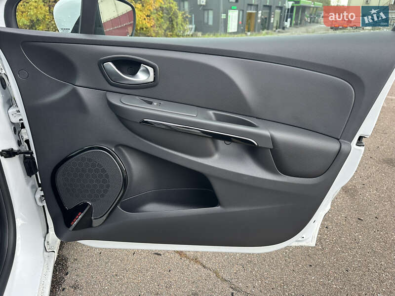 Хэтчбек Renault Clio 2016 в Киеве