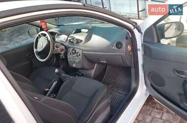 Хэтчбек Renault Clio 2012 в 