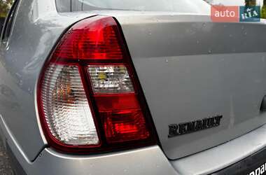 Седан Renault Clio 2006 в 