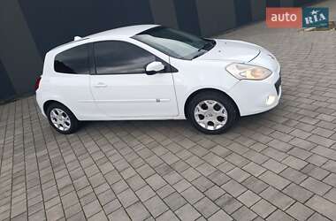 Хэтчбек Renault Clio 2012 в 