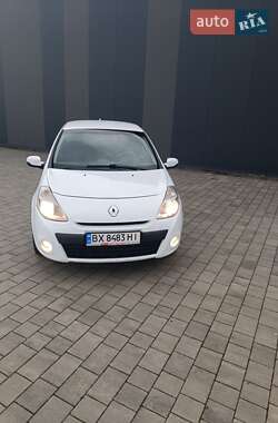Хэтчбек Renault Clio 2012 в 