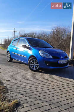Хетчбек Renault Clio 2005 в Сумах