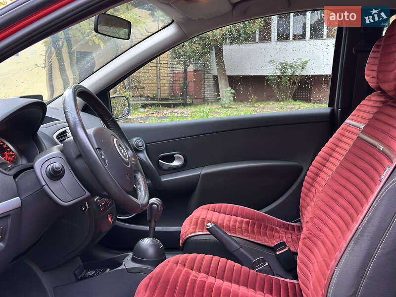 Седан Renault Clio 2010 в Львове