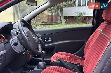 Седан Renault Clio 2010 в 