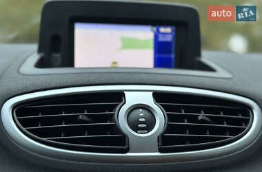 Седан Renault Clio 2010 в 