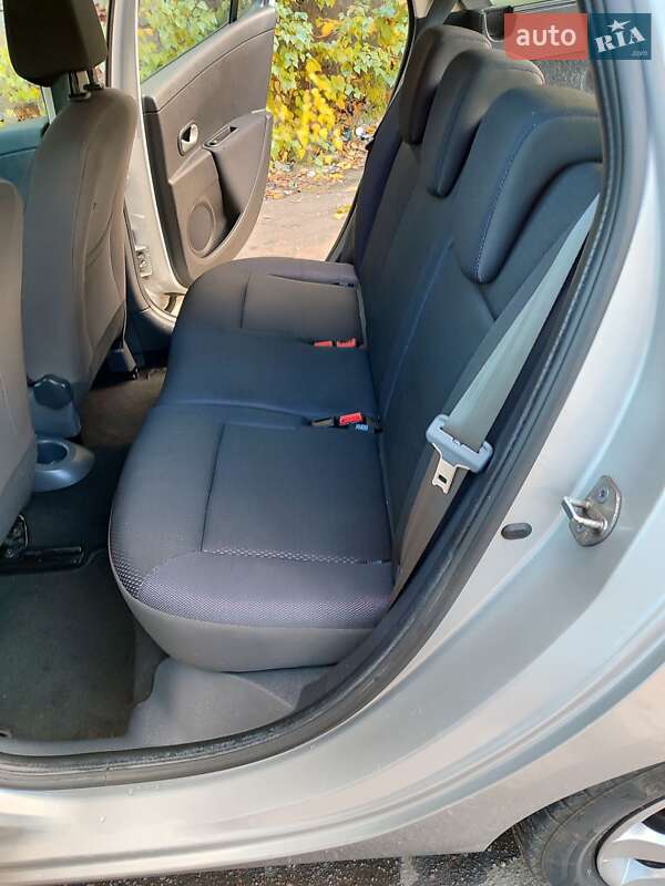 Универсал Renault Clio 2007 в Славянске