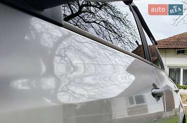 Хетчбек Renault Clio 2010 в 