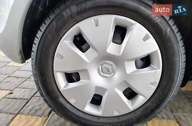 Хетчбек Renault Clio 2010 в 