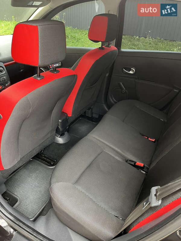Хэтчбек Renault Clio 2007 в Ивано-Франковске фото 28 Хэтчбек Renault Clio 2007 в Ивано-Франковске