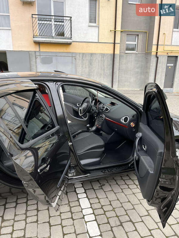 Хэтчбек Renault Clio 2007 в Ивано-Франковске фото 35 Хэтчбек Renault Clio 2007 в Ивано-Франковске