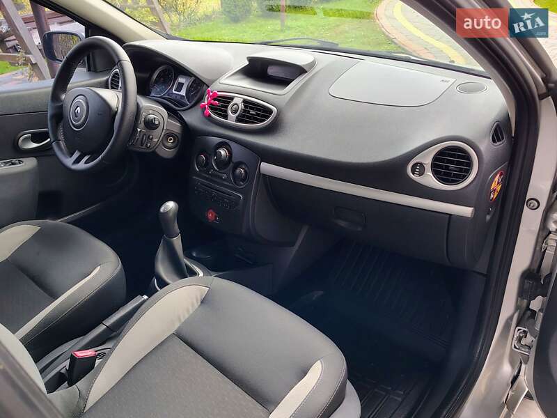 Хэтчбек Renault Clio 2010 в Бориславе