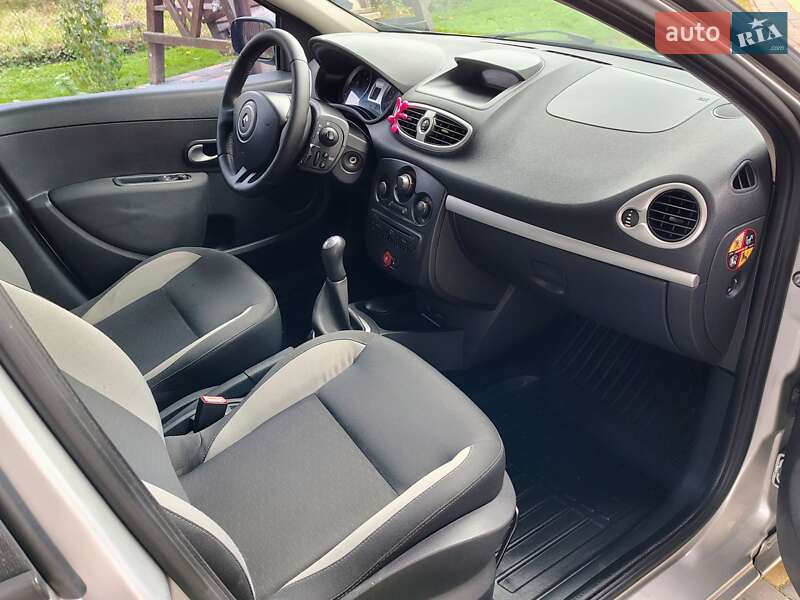 Хэтчбек Renault Clio 2010 в Бориславе