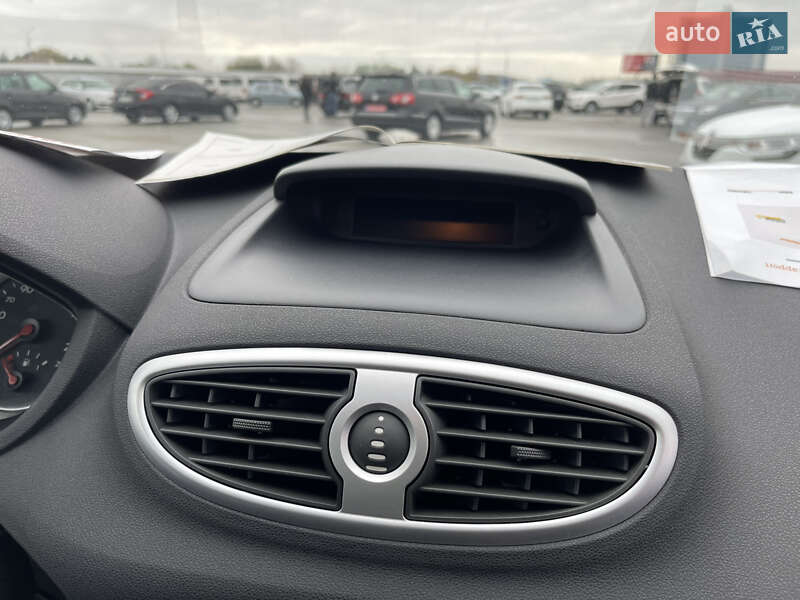 Хэтчбек Renault Clio 2007 в Киеве фото 11 Хэтчбек Renault Clio 2007 в Киеве