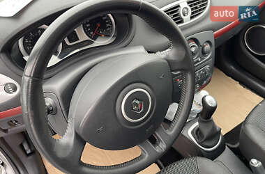Хетчбек Renault Clio 2007 в 