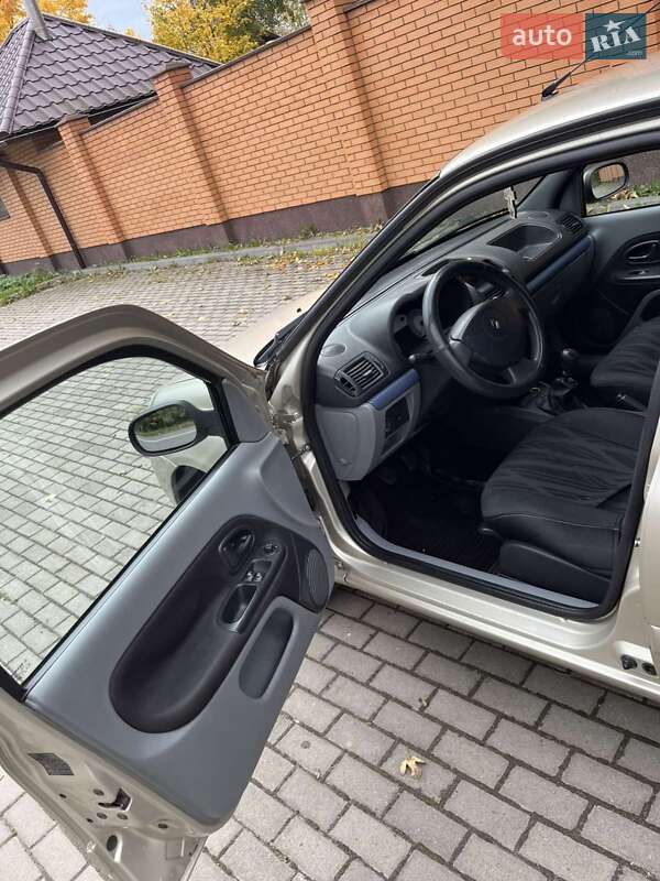 Седан Renault Clio 2007 в Красилове