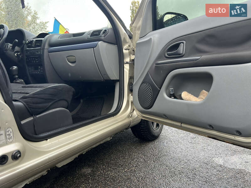 Седан Renault Clio 2008 в Києві