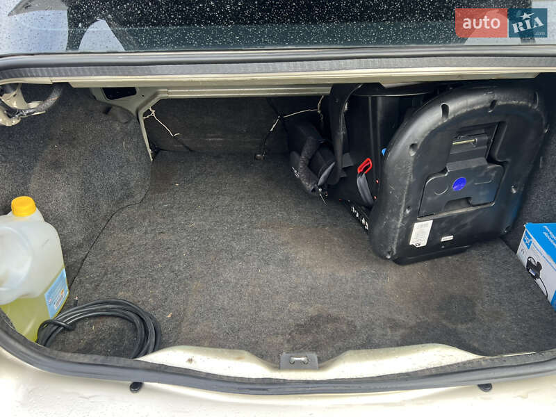 Седан Renault Clio 2008 в Києві