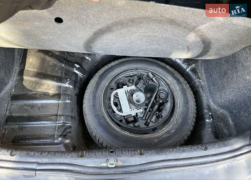 Хетчбек Renault Clio 2006 в Чернівцях