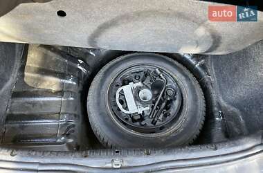 Хэтчбек Renault Clio 2006 в 