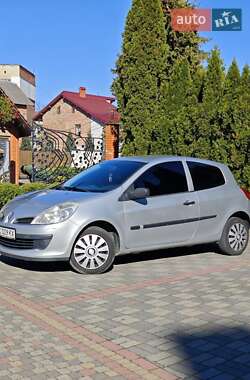 Хэтчбек Renault Clio 2007 в Стрые