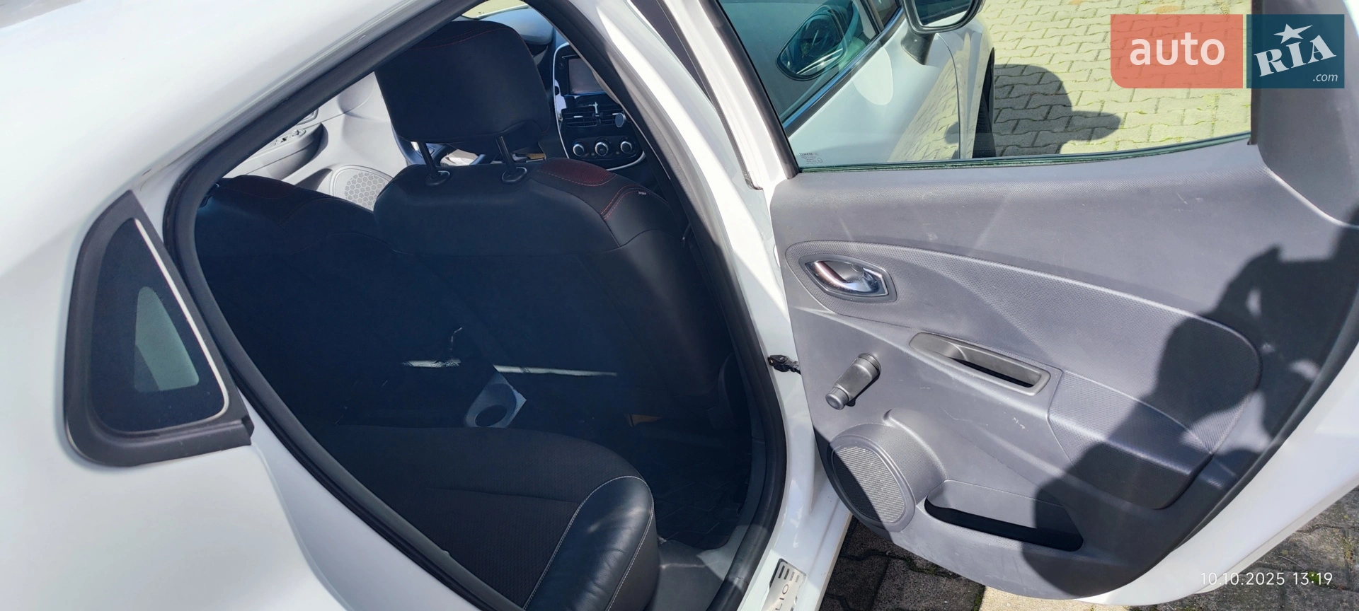 2015 Renault Clio - мініатюра 12
