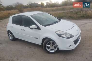 Хэтчбек Renault Clio 2012 в 
