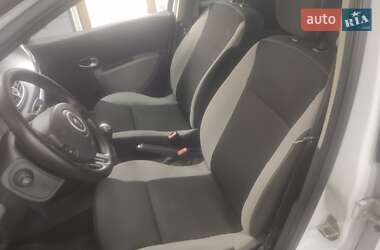 Хэтчбек Renault Clio 2012 в 