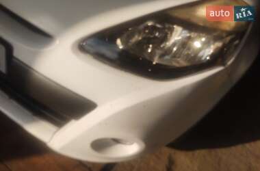 Хэтчбек Renault Clio 2012 в 