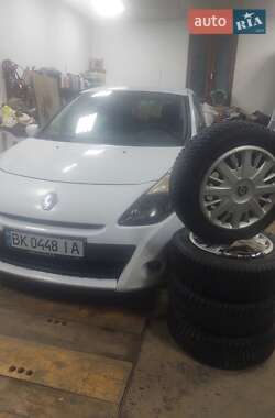Хэтчбек Renault Clio 2012 в 
