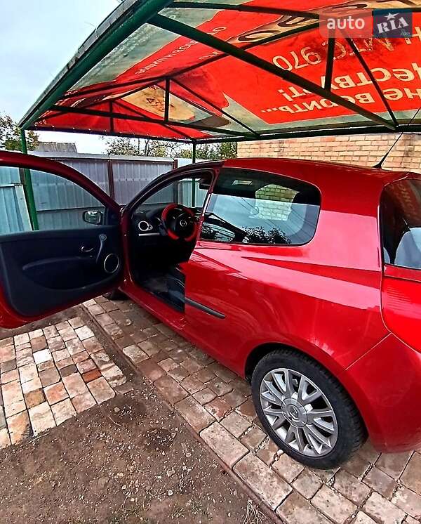 Хэтчбек Renault Clio 2006 в Никополе фото 3 Хэтчбек Renault Clio 2006 в Никополе