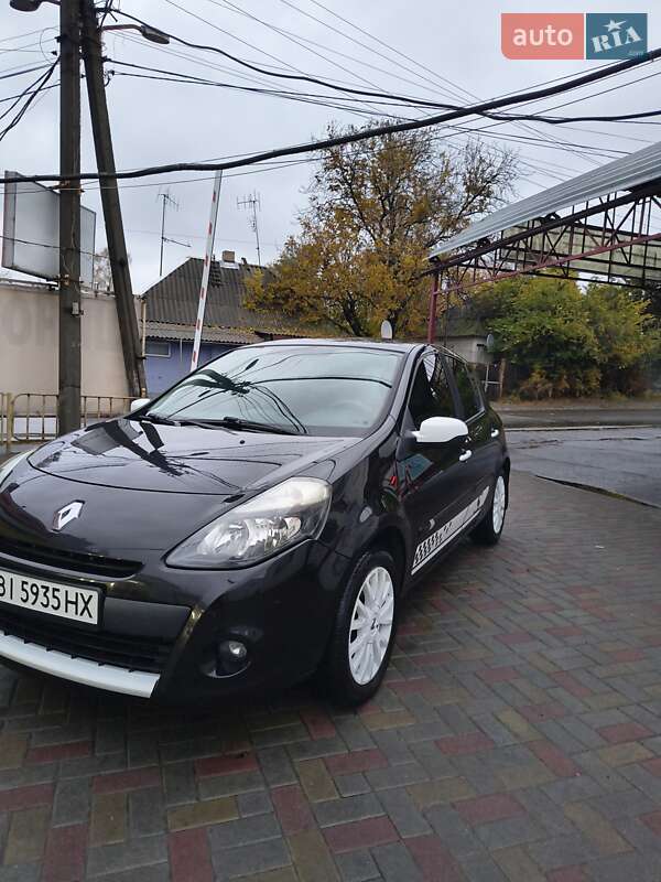 Хэтчбек Renault Clio 2011 в Днепре