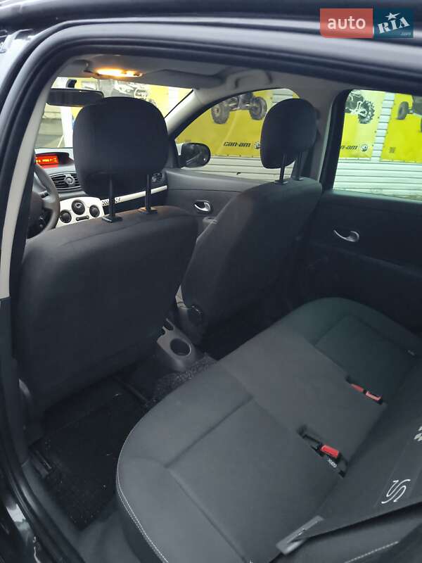 Хэтчбек Renault Clio 2011 в Днепре