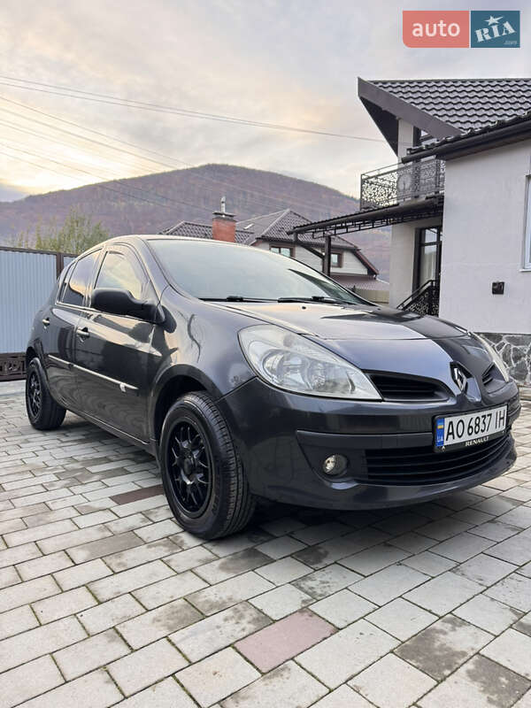 Renault Clio 2006 Renault Clio 2006