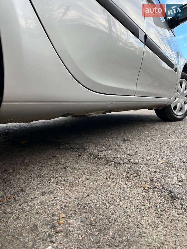 Хетчбек Renault Clio 2006 в Хоролі