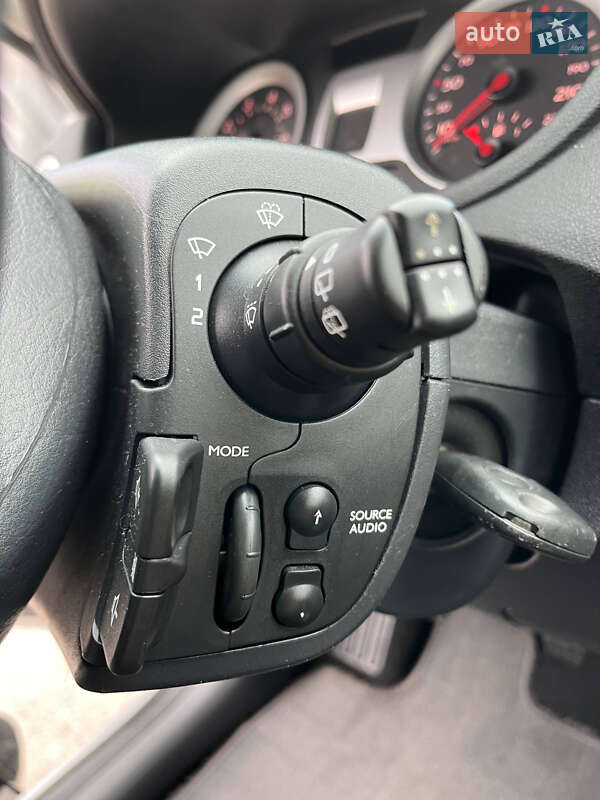 Хетчбек Renault Clio 2006 в Хоролі