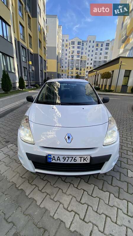 Хэтчбек Renault Clio 2012 в Ивано-Франковске