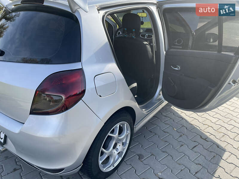 Хетчбек Renault Clio 2011 в Кіцмані