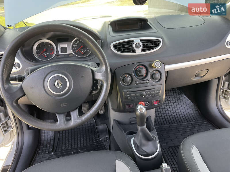 Хетчбек Renault Clio 2011 в Кіцмані